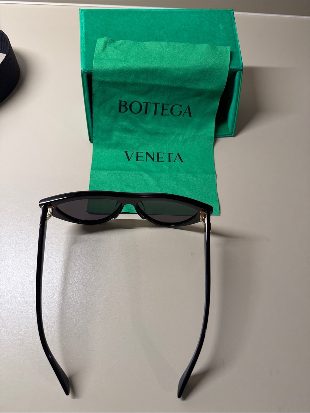 Bottega Veneta Cat Eye Sunglasses BV1018S 001 Black - Picture 10 of 15
